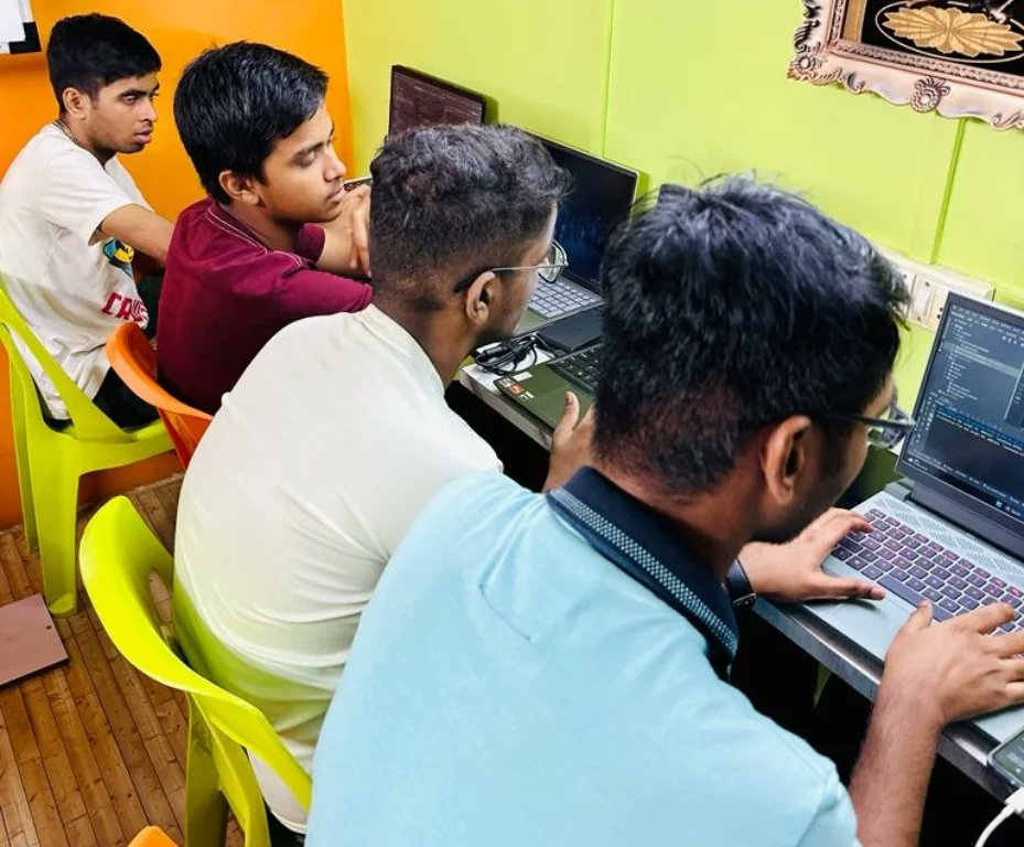 TechCryptors's tweet image. 🤳🏻👨🏻‍💻ANDROID APP DEVELOPEMENT Long Term Certified Course 👩🏻‍💻📱

Make Your Own Android Applications 🤳🏻🤩

Register Now😉

#AndroidAppDevelopment #DataAnalyticsTraining #MachineLearningCourses #AndroidStudio #MLandAI #AndroidAppCourses #bestTraining
#onlinetraining #onlinecourses…