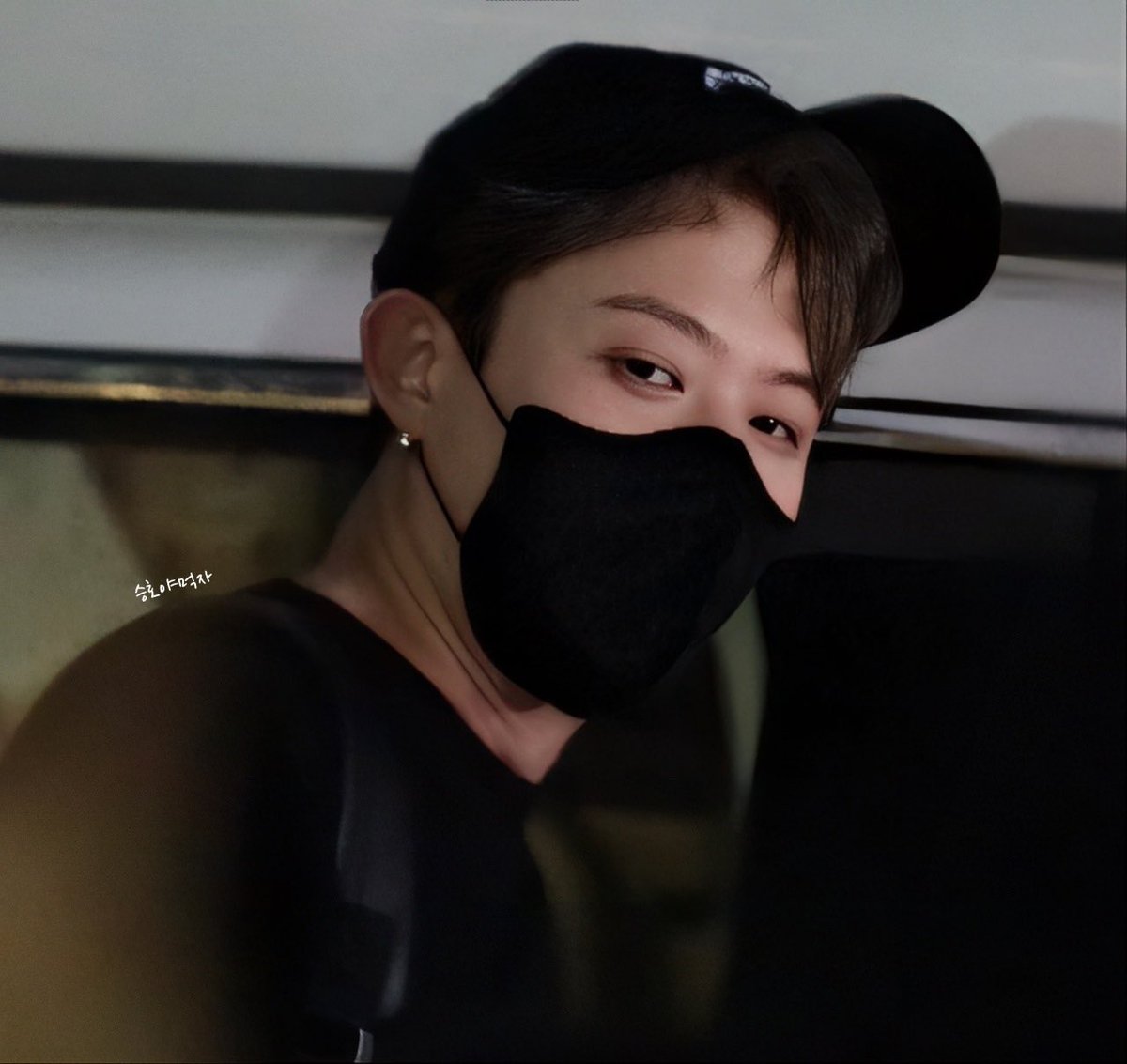 tonyyamyam's tweet photo. 230708 tonyan mymy concert 퇴근길 

오빵,,,,존잘,,🥹🥹🥹🥹

@tntonyan 
#토니안
#안승호
#tonyan
#mymyconcert 
#tonyanmymy https://t.co/n6NMjylvfW