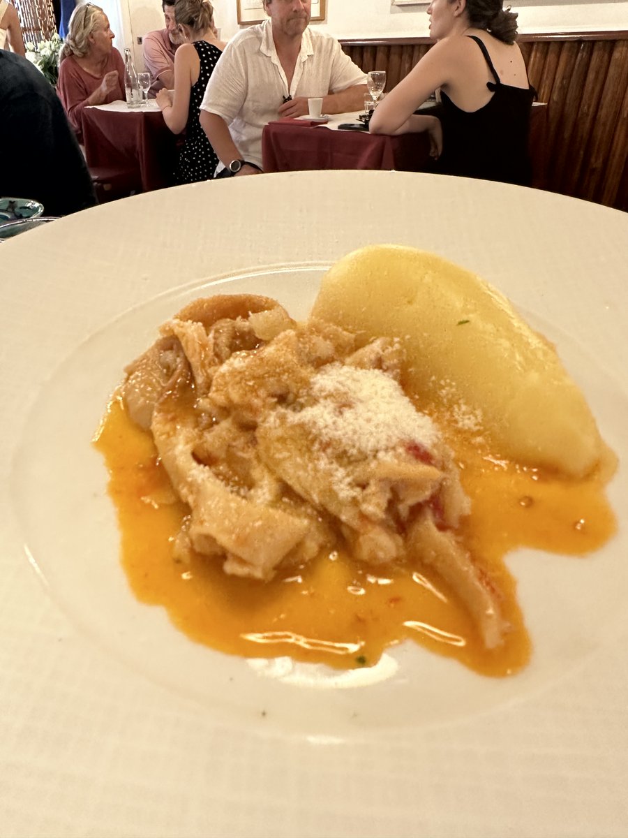 gillespudlowski's tweet photo. Bonne nouvelle à #Nice : la #Meranda de #DominiqueleStanc tient la grande forme. Cuisine nissarde au mieux de sa finesse et de son style... https://t.co/4mizybHv4D