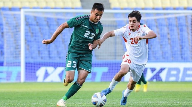 Teymur Charyyev I Turkmenistan 🇹🇲 Club: Abdysh-Ata Kant D.O.B: 26/11/00 Position: Right Back Height: 1.77m Foot: Right Transfer Value: €100k Stats: 4 caps with 1 goal for Turkmenistan U23s 1 goal and 2 assists in 11 matches this season #Football #Turkmenistan