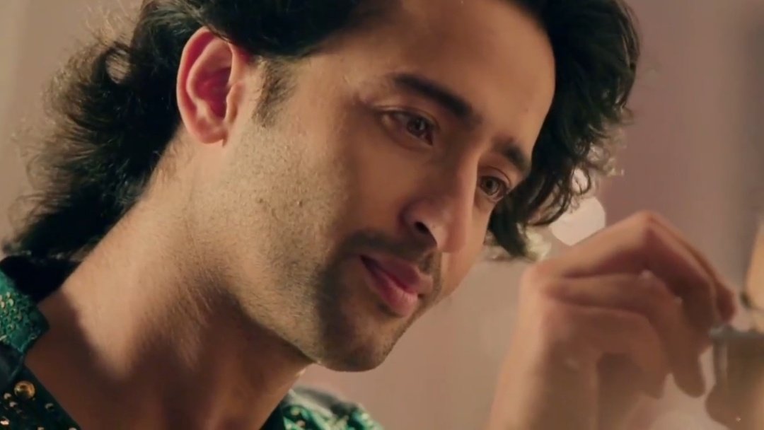 banjara_shaheer's tweet photo. — haq toh nahi hai phir bhi, aaj tera shringaar krunga mai 🌙✨

#shaheersheikh #mishbir #yrhpk https://t.co/Qy7ma5GrVA