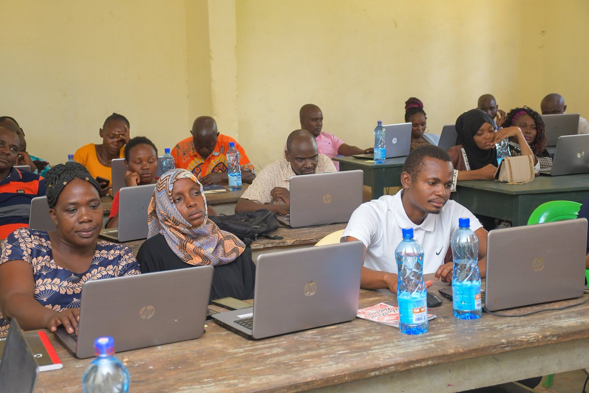 pwaniteknowgalz's tweet photo. Did you know that technology in the classroom provides teachers with more tools to support students by equipping educators with various tools to help students develop a better understanding of the teaching and learning materials? https://t.co/yLgC6L4XSr