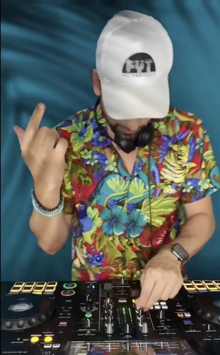 FeelYourTouch1's tweet image. New dj set available! Follow the link! Thank you @FollowMASTRACCI 

youtu.be/DjR01pIPjvU