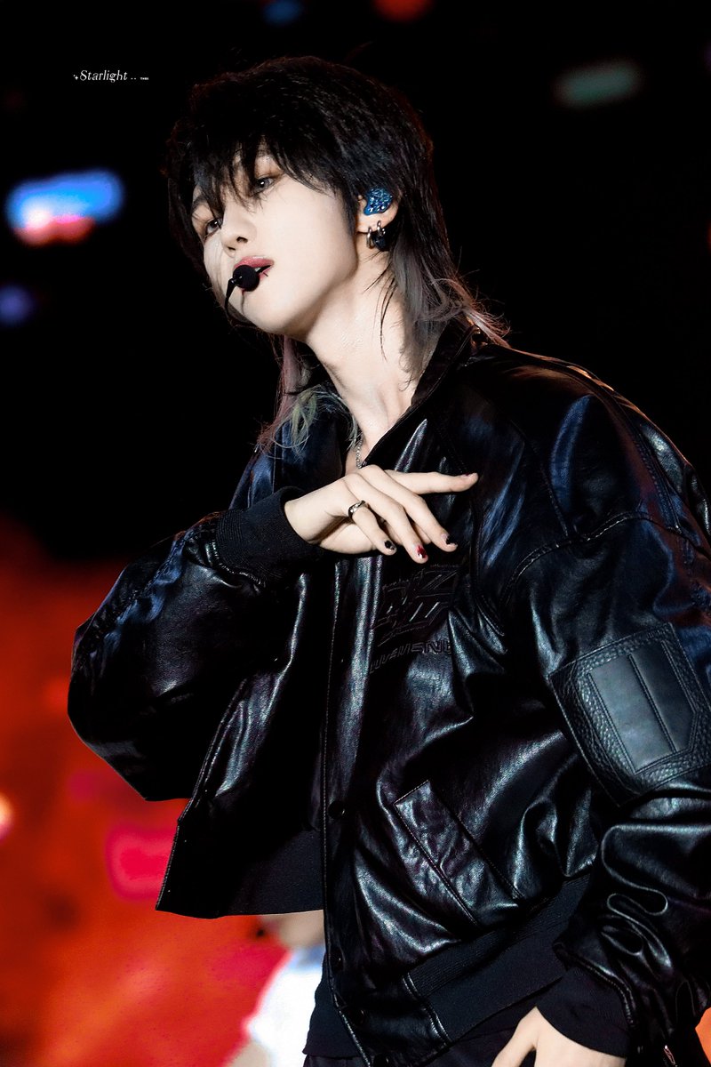 StarlightThe8's tweet photo. 230709 TMEA
#디에잇 #THE8
#서명호 #徐明浩 #ミンハオ
#SEVENTEEN https://t.co/4sSYK9GyUo