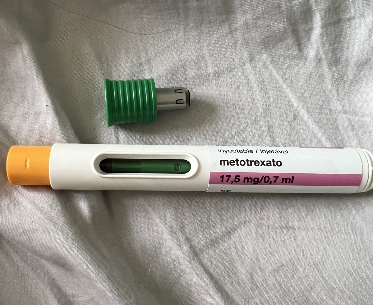 Toca pinchazo, como cada miércoles. 

Este medicamento es un inmunosupresor. El precio de la caja para un mes ronda los 100€

Con el PP estaría pagando un copago de un 50% más o menos.

Gracias al gobierno de Sánchez pago 0€ 

No, no todos son iguales.