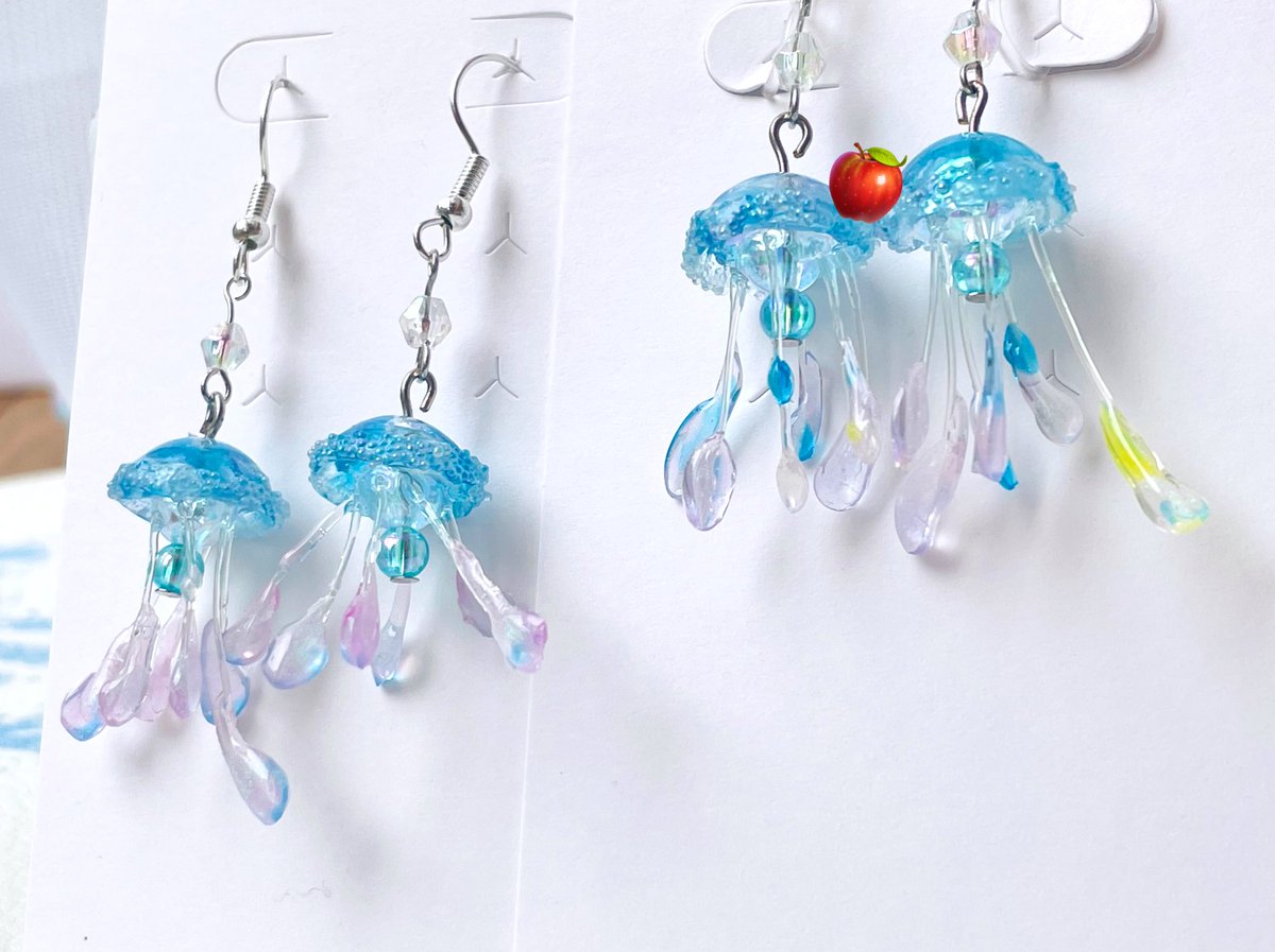 apfel_Candy01's tweet photo. #レジンアクセサリー #作品進歩 #作品 
#レジン #海月 #海月ピアス #海の生き物 #海の日 #夏に願いを #lanoshka https://t.co/wRvZxWE0Bh