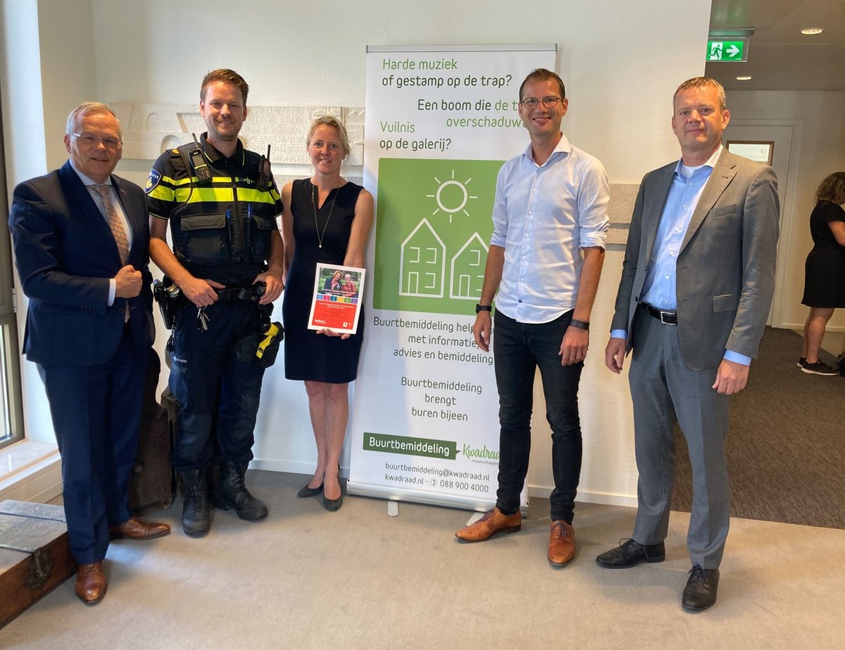 Bundelen van krachten om burenruzies op te lossen, hoe doen we dat? Lees het hier 👇havensteder.nl/nieuws/3689/kr…
.
.
.
<a href="/gemeentekrimpen/">krimpen a/d Ijssel</a> #Havensteder <a href="/KwadraadSV/">Kwadraad maatschappelijk werk Stichtse Vecht</a> <a href="/QuaWonen/">QuaWonen</a>  #bemiddeling #conflict #veiligwonen #veiligheid #krimpenaandenijssel #gemeenschapsbetrokkenheid