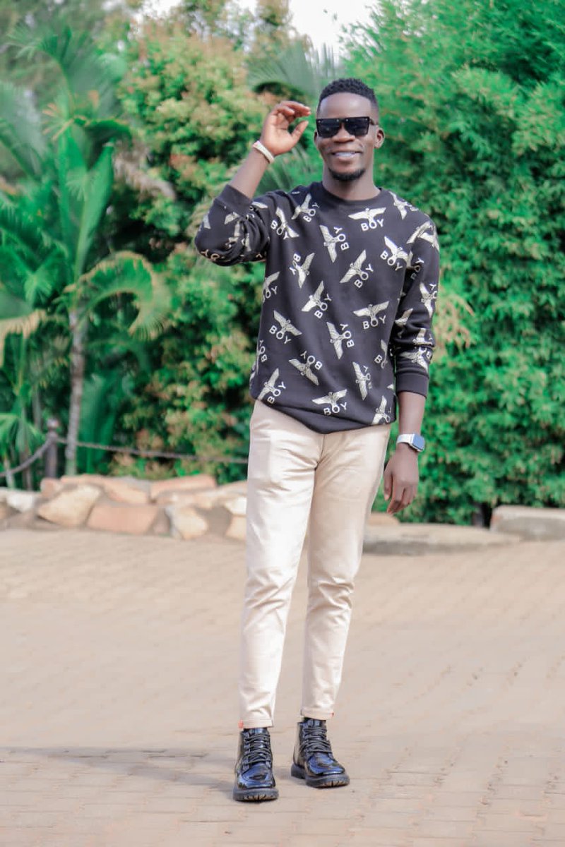 LiusMicGenius's tweet photo. A man like this one to be single
@CampusMove @ChurchRadio5 @BenNkuubi @lolomwiza @BasomeireAluba1 @JaneroseKyasii1 https://t.co/7m1Ez2KwK7