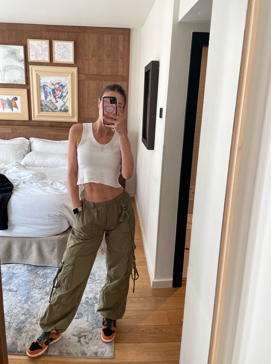 Gm 💗 
little reminder: Sometimes the bad things that happen in our lives put us directly on the path to the most wonderful things that will ever happen to us! Happy Wednesday fam! 😘