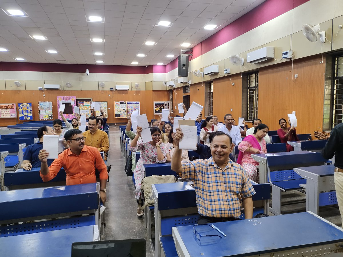 BalamSingh007's tweet photo. Why walk when you can FLY ? 
EMC Coordinator from Zone 4 are ready for cascading the zest of the EMC orientation towards to the students in a flying mode . A lot of learning while facilitated the session with Sr. Mentor Mr. Jaspal singh Negi.  @Anu_DOE @PbpandeyB @gupta_iitdelhi https://t.co/XlbV0oQYB6