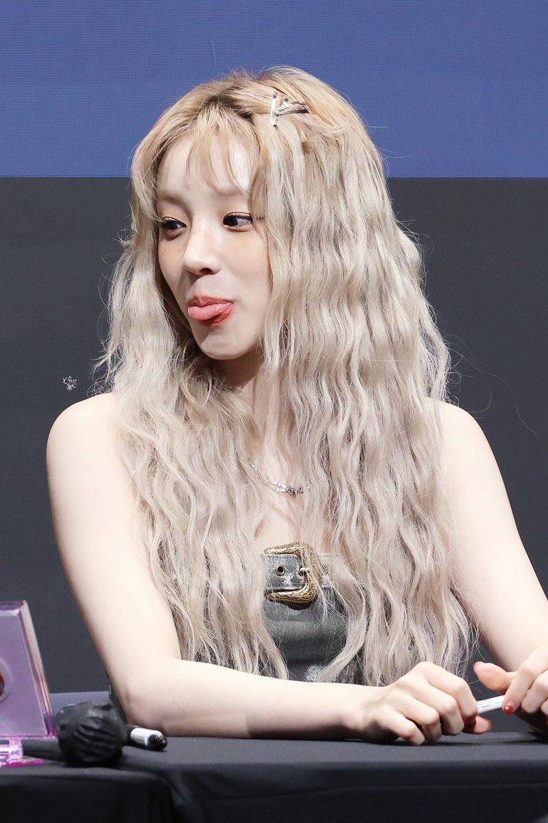 230709 HQ 😝😗🤏🏻

#우기 #YUQI #宋雨琦 #여자아이들 #아이들 #GIDLE