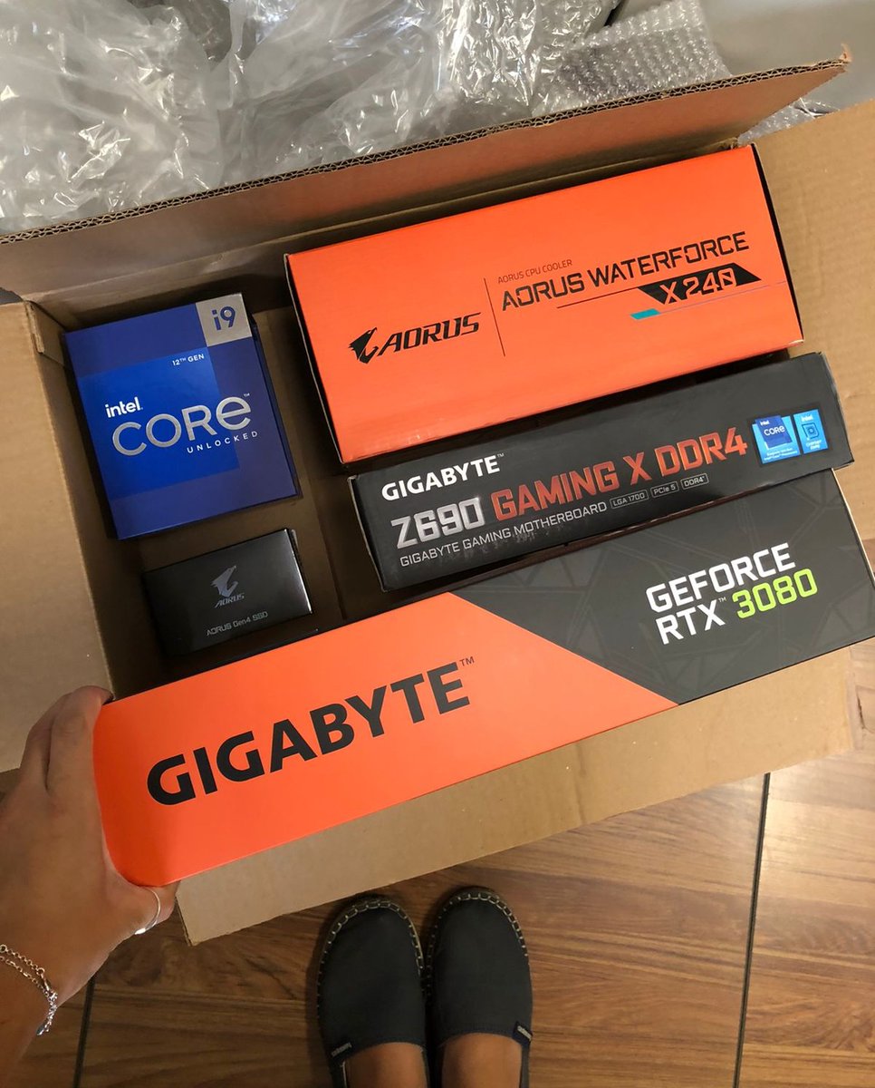 AORUS UK & IE tweet media