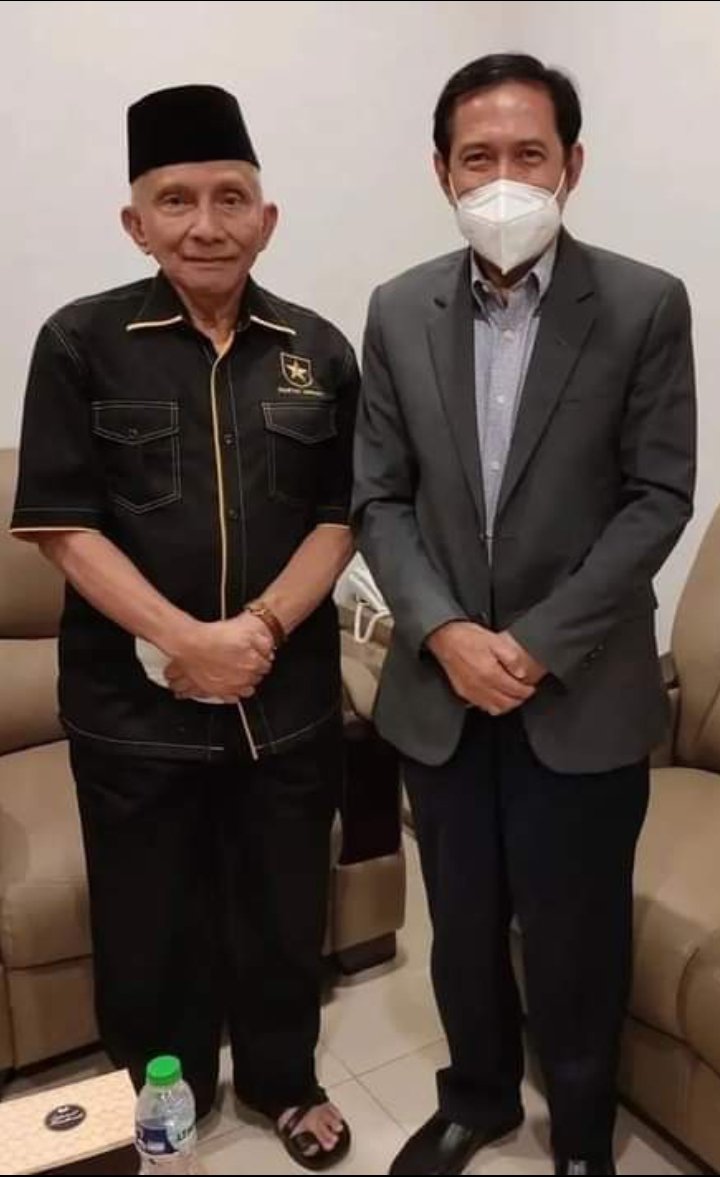 Kaki_langit07's tweet photo. ~ Pasangan Ideal Untuk Kades dan Sekdes  🤭🤭🤭🤭
✓ https://t.co/ioYvaoscP0