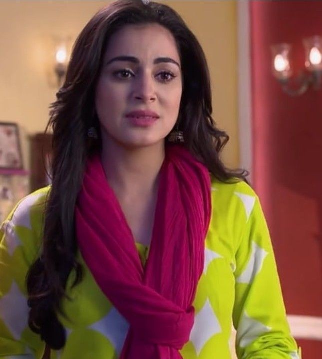 Preeta Arora is a gem of character✨. She is Always My favorite and has a special place in My heart. One Of Kind Character For Me ❤️❤️
#ShraddhaArya #Preeta