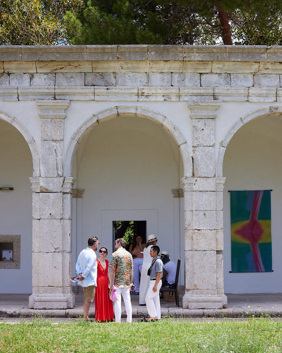 isothebysrealty's tweet photo. NOMAD partnered with Italy Sotheby's International Realty during its 12th edition in Capri, creating delightful moments of conviviality and exchange. #NomadCapri23 #NomadCircle #ItalySIR #SothebysRealty #SIR #NothingCompares https://t.co/kh7fcOthWt