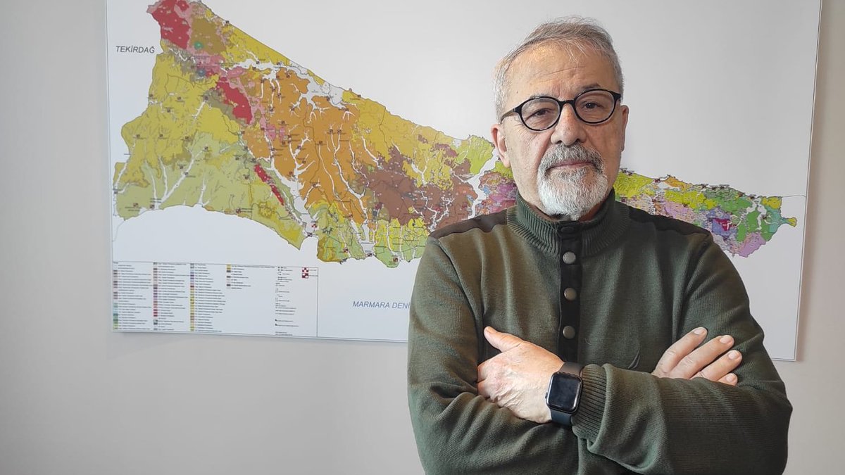 Prof. Dr. Naci Görür:

Adalar ve Kumburgaz fayının kırılmasını bekliyoruz. Kuzey Anadolu fayının kuzey fayının kırılmasını bekliyoruz. Minimum 7,2 ile 7,6'ya varacak deprem bekliyoruz.