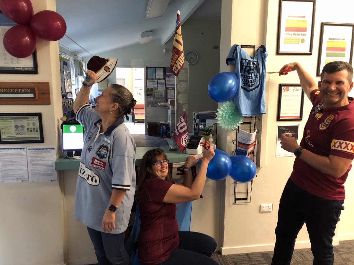 FernyHillsSS's tweet photo. Some friendly (or not so friendly) inter-state rivalry was happening in our school office this afternoon. Let’s just hope the better team wins. And that will be QLD!! #StateofOrigin https://t.co/xIQBgUIHoO