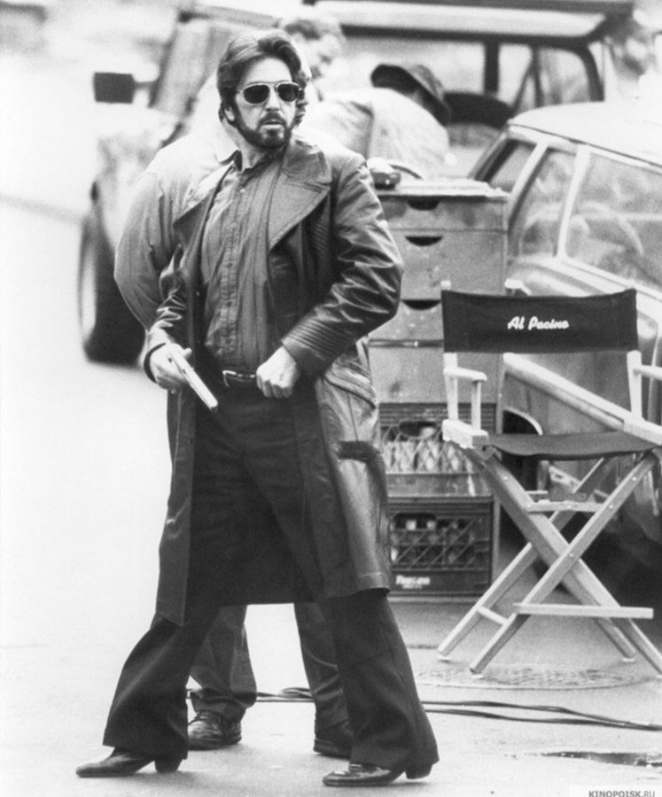 ATRightMovies's tweet photo. AL PACINO on the set of CARLITO'S WAY (1993). https://t.co/BNXBWMrZF6