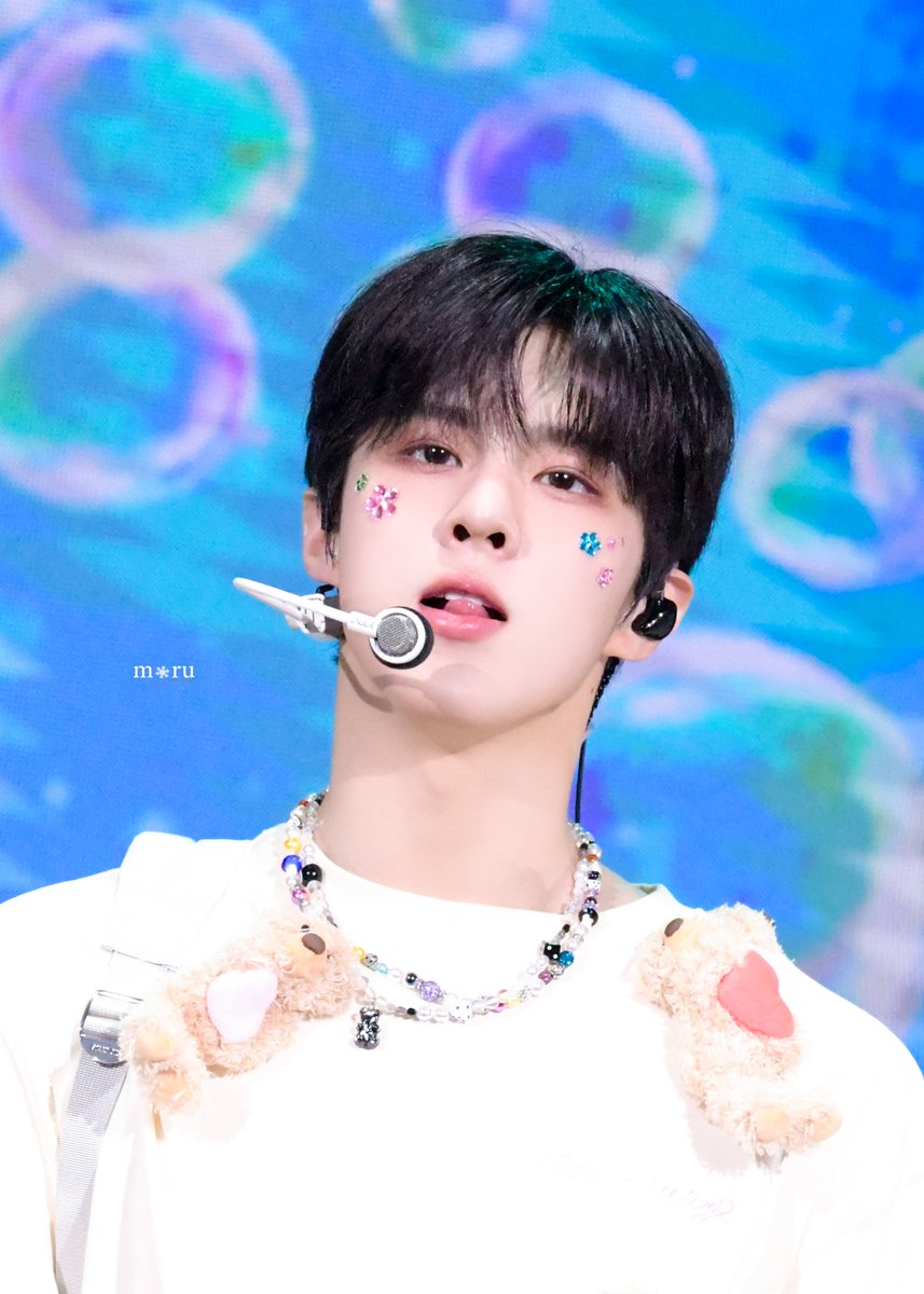 𝐦❄︎𝐫𝐮 tweet media