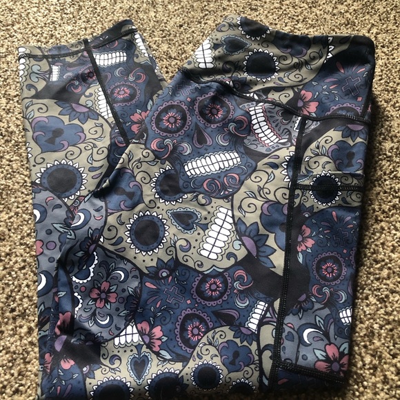 boogee37's tweet photo. So good I had to share! Check out all the items I'm loving on @Poshmarkapp #poshmark #fashion #style #shopmycloset: https://t.co/ytmeJndCX5 https://t.co/GPmsiPPX8y