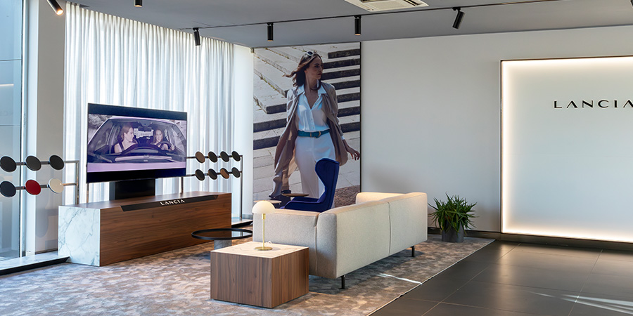 Lancia CEO Luca Napolitano has inaugurated "Casa Lancia", the first online channel for the Italian sales force. It represents an additional step in the #LanciaRenaissance plan and is the first of a series of initiatives for the new brand experience.
bit.ly/44AHYsU