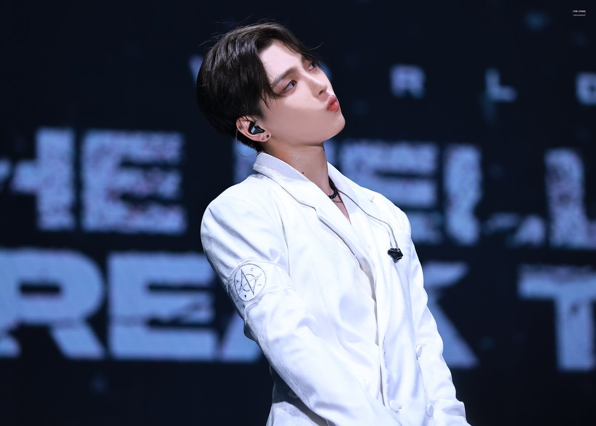 Attraction_1107's tweet photo. 230708 #에이티즈 #ATEEZ #홍중 #HONGJOONG #섹시뽀쨕홍중 #항상보고싶홍 https://t.co/N8Y6rCihzn