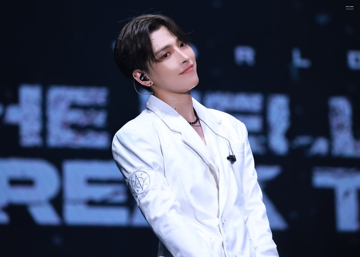 Attraction_1107's tweet photo. 230708 #에이티즈 #ATEEZ #홍중 #HONGJOONG #섹시뽀쨕홍중 #항상보고싶홍 https://t.co/N8Y6rCihzn