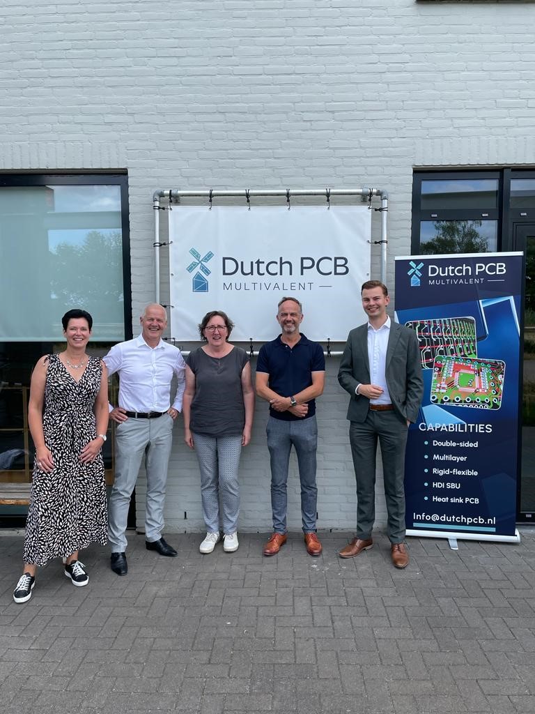 Gisteren heeft het college van Laarbeek een bezoek gebracht aan Dutch PCB Multivalent in Aarle-Rixtel. Een bedrijf dat printplaten produceert voor klanten als ASML, Philips Medical Systems en Airbus. Sinds 1 juli is het bedrijf weer in Nederlandse handen en daar zijn we trots op.