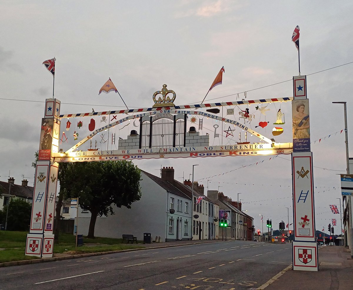 UlsterFrank's tweet photo. 2023 #Twelfth 🟠🇬🇧 Arches 🌁
🧵Thread 📸 ⬇️ 1/...

1️⃣ #Lurgan, North Armagh
2️⃣ #Clough, South Down
3️⃣ #Banbridge, West Down
4️⃣ #Waringstown, West Down https://t.co/MpSFQG5MB0