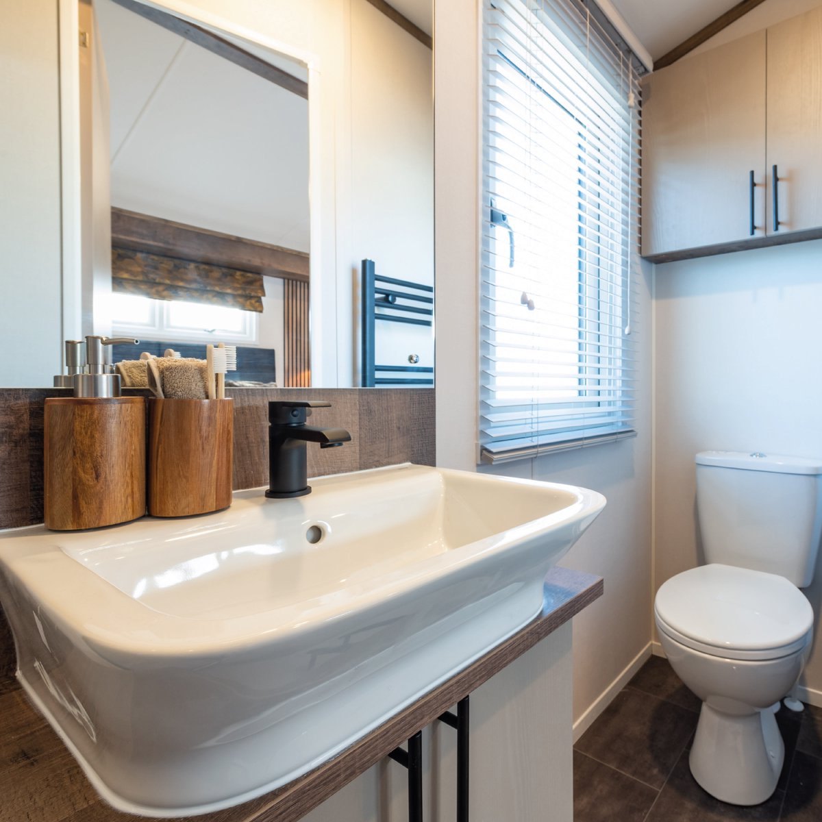 The Regal Cranleigh Lodge is a stunning, beautiful, top of the range holiday home, now built to residential standard BS 3632!
This model incorporates a boutique hotel feel with comfort and cosiness at the very centre and a uniqueness rarely seen! 💫
omar.co.uk/homes/cranleig…