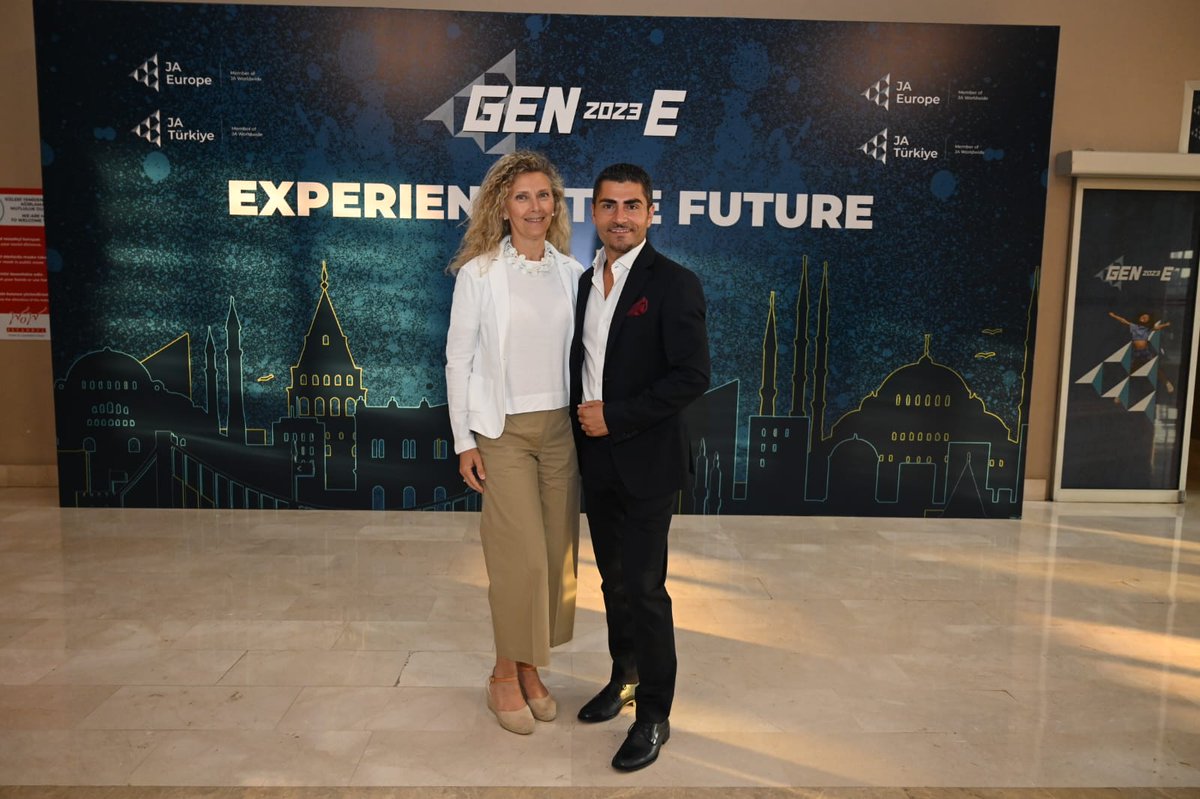 UniCredit Foundation and Junior Achievement Europe have joined forces to launch "Re-power your future," a groundbreaking program aimed at empowering youth across 10 European countries.

Together, we can shape a better future for Europe's youth.

Read more in the press release: