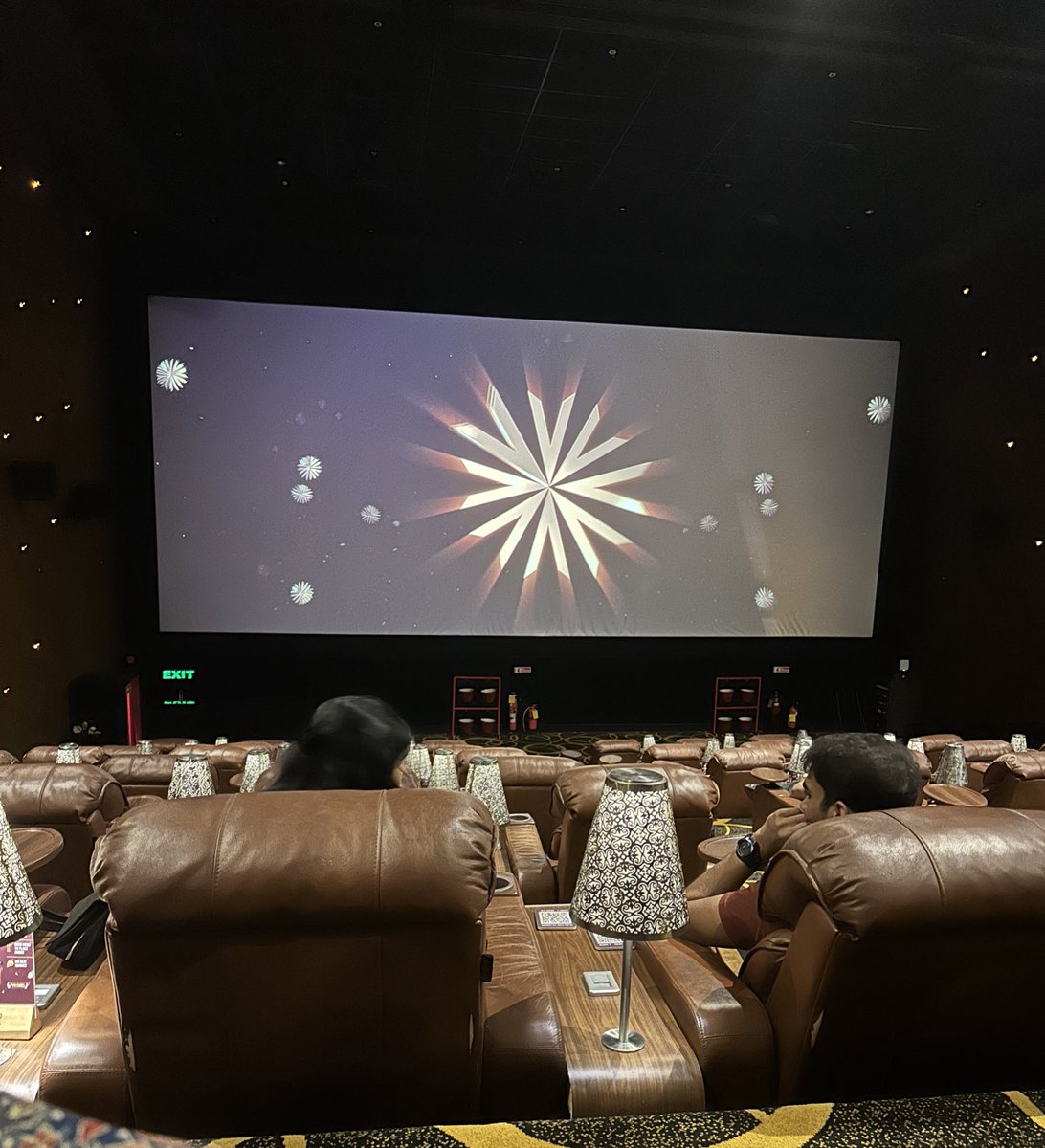 Limoncello_IF's tweet photo. #DeadReckoningPartOne #MissionImpossibleDeadReckoning #MissionImpossible7 1st day, 1st show! @TomCruise you are the true superstar! #TomCruise https://t.co/rzHxTTUqWK