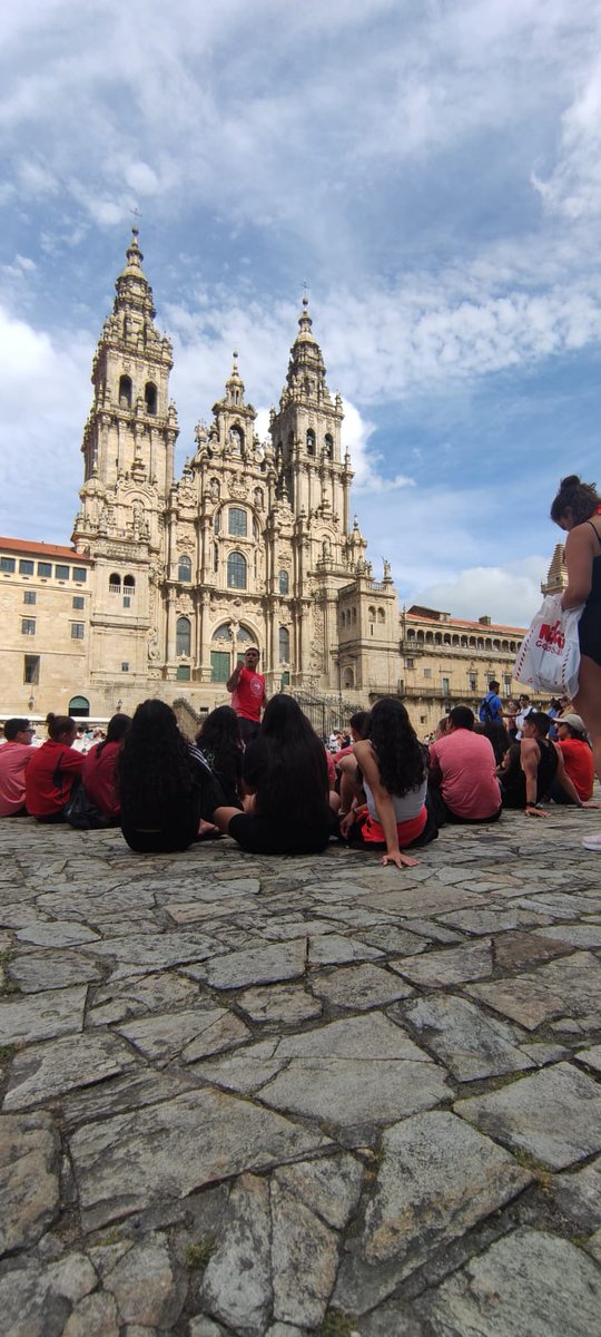 Santiago hobeto ezagutzeko, realizamos una interesante visita guiada por esta ciudad repleta de historia👂😊