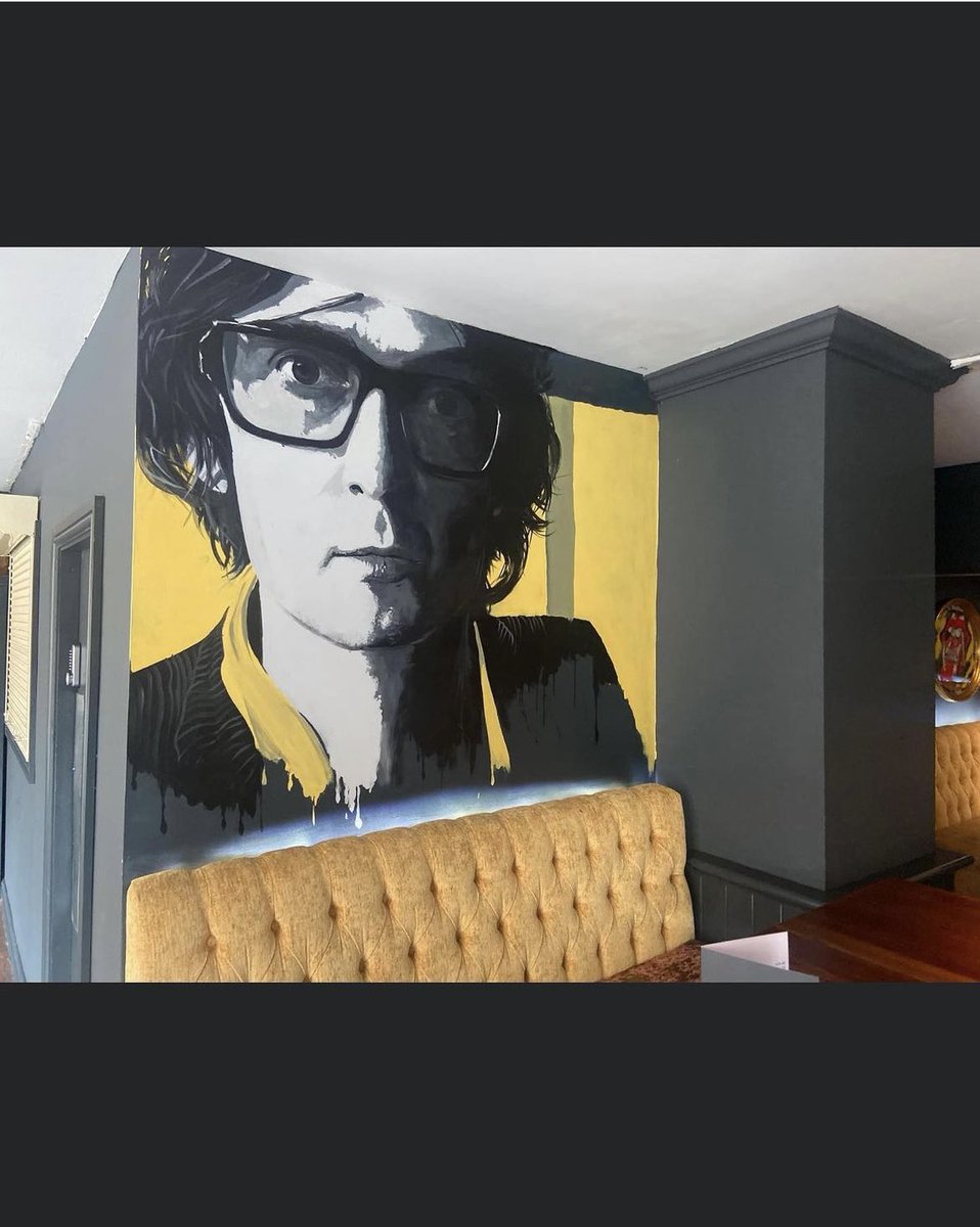 IGResurrection's tweet image. Off to see pulp this weekend?

We’re hosting the Common People pre &amp;amp; after-party on Friday &amp;amp; Saturday!

We’ve got non-stop Pulp anthems ‘till late and we’ve even got pulp themed Rocktails 

If you haven’t already, you’ll have to check out our Jarvis mural!

#pulp #jarvis #cocker