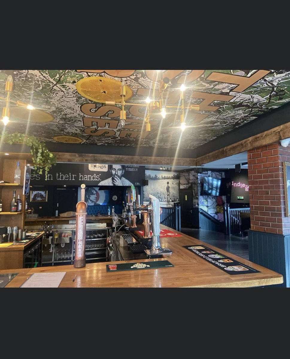 IGResurrection's tweet image. Off to see pulp this weekend?

We’re hosting the Common People pre &amp;amp; after-party on Friday &amp;amp; Saturday!

We’ve got non-stop Pulp anthems ‘till late and we’ve even got pulp themed Rocktails 

If you haven’t already, you’ll have to check out our Jarvis mural!

#pulp #jarvis #cocker