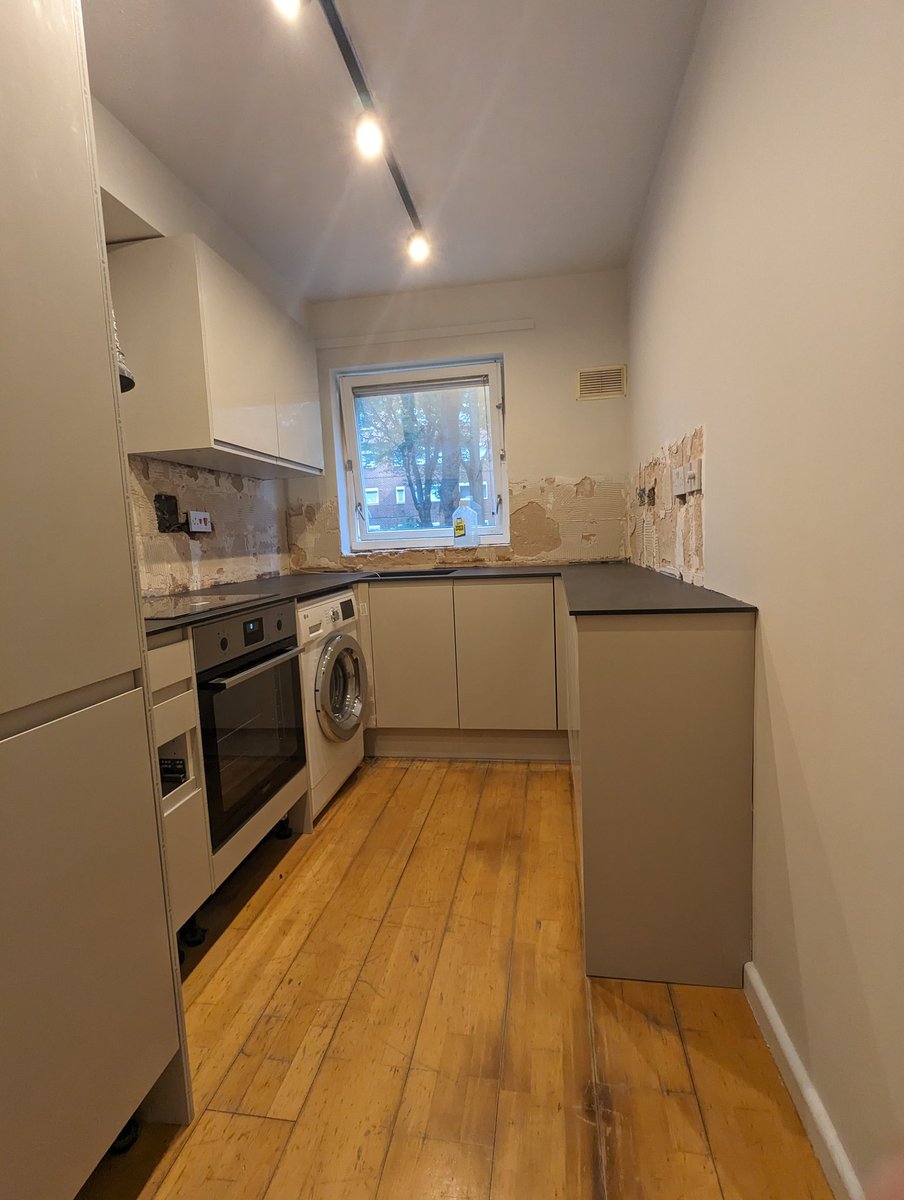 Day 9 of kitchen reno. Been assured this will be the last day, delay due to me asking them to paint the kitchen which they did yesterday so no other work could take place. Have to say I love the colour which is Rolling Fog Light by Little Greene. #littlegreene #kitchenreno