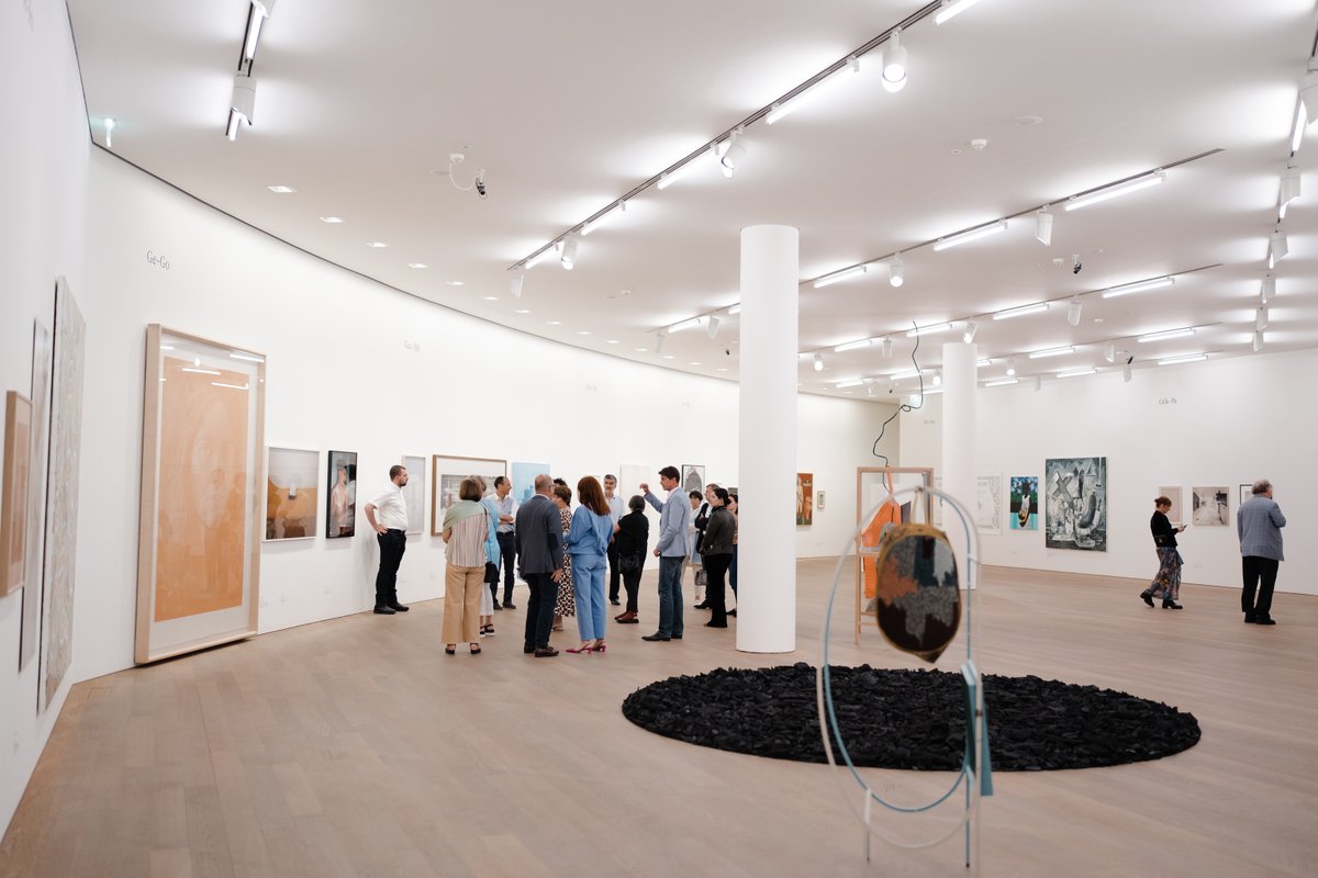 mudamlux's tweet photo. Recently, we opened a brand new display of the #MudamCollection. "Deep Deep Down" by curators #ShiranaShahbazi and #TirdadZolghadr, in collaboration with #ManuelKrebs, attempts to turn a #publiccollection into something one can grasp intellectually and physically. https://t.co/eoCObiPxOn