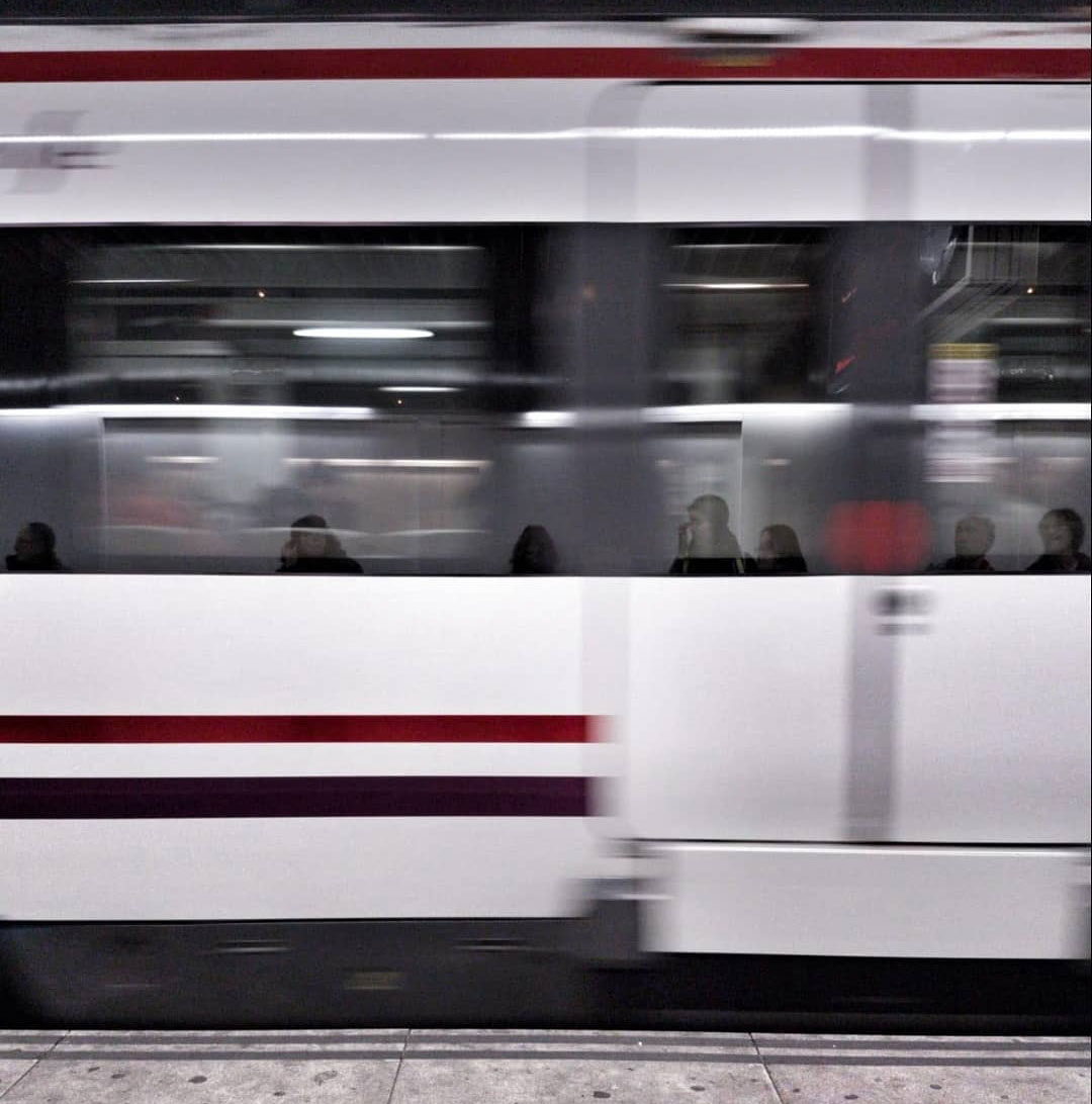 Es poden fer Exercicis sense deixar els compromisos de la vida quotidiana, reservant un temps diari per a la pregària. No és una proposta light, al contrari, ofereix l'oportunitat d'integrar en la dinàmica dels Exercicis allò que passa al dia a dia. ow.ly/JrYY50P624m