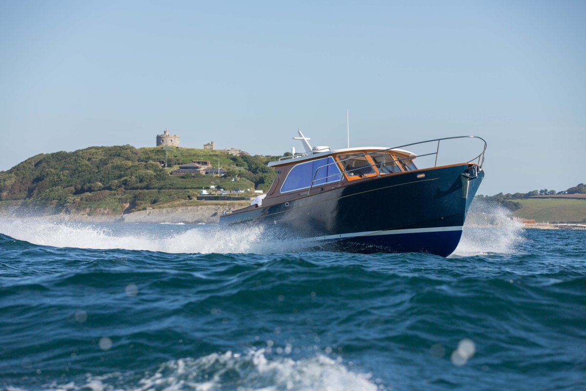 Cockwells's tweet photo. On rare occasions, a Cockwells custom-build becomes available for re-sale. Take a look at Orinoco - a classic and beautifully finished Duchy 35.

Head to our website to find out more: https://t.co/NIpphJm793

#Cockwells #DuchyMotorLaunches #Duchy35 #LuxuryBoat #BoatsOfInstagram https://t.co/VOaOK6p5xE