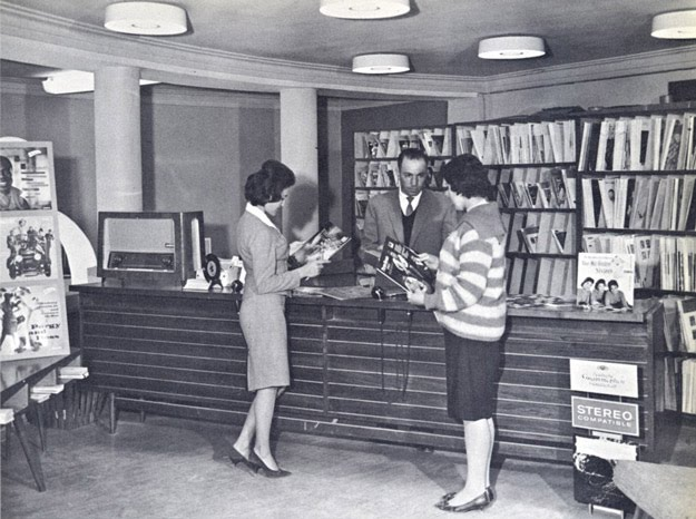 Record store in Kabul, Afghanistan - 1960s 🇦🇫