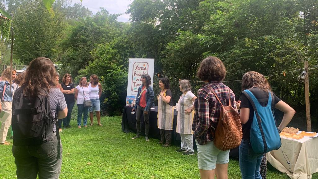 Creacció (@creaccio) on Twitter photo 🍕🐮 La Xarxa <a href="/productesterra/">Productes de la Terra</a> visita Osona
Trobada d’intercanvi i aprenentatge dels representants dels ens locals de la XPT. Han estat a Granja Comas, <a href="/MasCorco/">Mas Corcó Pagesos Forners SCCL</a> i Creacció, on els han explicat el projecte de menjadors escolars
Crònica de la jornada 👉creaccio.cat/la-xarxa-produ… 🍕🐮 La Xarxa <a href="/productesterra/">Productes de la Terra</a> visita Osona
Trobada d’intercanvi i aprenentatge dels representants dels ens locals de la XPT. Han estat a Granja Comas, <a href="/MasCorco/">Mas Corcó Pagesos Forners SCCL</a> i Creacció, on els han explicat el projecte de menjadors escolars
Crònica de la jornada 👉creaccio.cat/la-xarxa-produ…