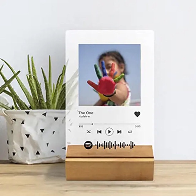 ‼️PLACA SPOTIFY PERSONALIZADA‼️

n9.cl/skka7

¡Diseña un #regalo o un #recuerdo único, con tu #foto preferida!

Un detalle de lo más original donde podrás incluir una canción y el artista que prefieras.

#PlacaSpotify #FotoRegalo #RegalosConFotos #Canción #Recuerdos