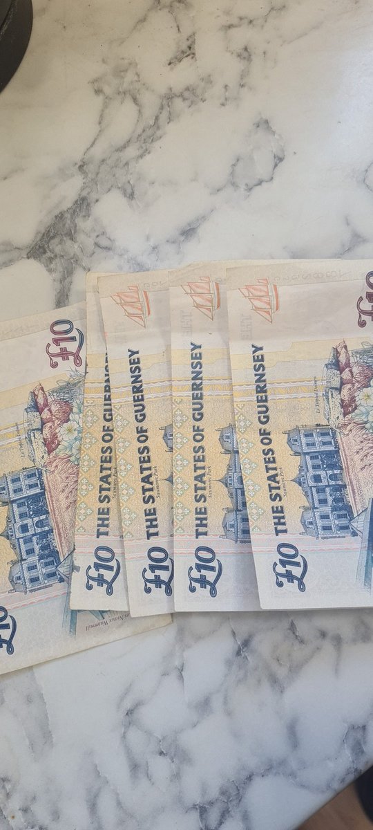 bitchgodsam's tweet photo. Nice little hand over on the way to work this morning #loyalsubs #findom https://t.co/NierWemXSZ