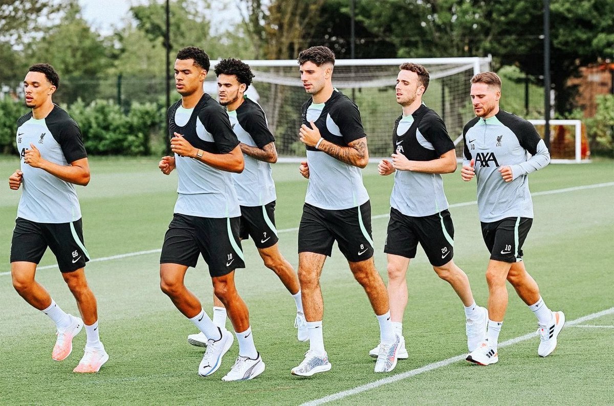 re00dh's tweet photo. نعلنها #ليفربول بطل البريميرليج من الحين
🔥🔥🔥🔥🫨 https://t.co/B6UiV1PsEX