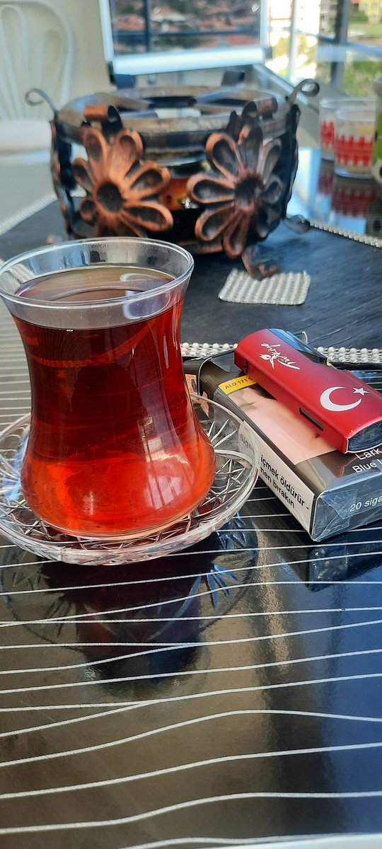 Ben kendime 5 lira için sigarayı bıraktı dedirtmem yine içerim yine içerim.🤪✌️🚬
.
.
#mornings tweter sülalem 🥳☕️
#WednesdayMotivation