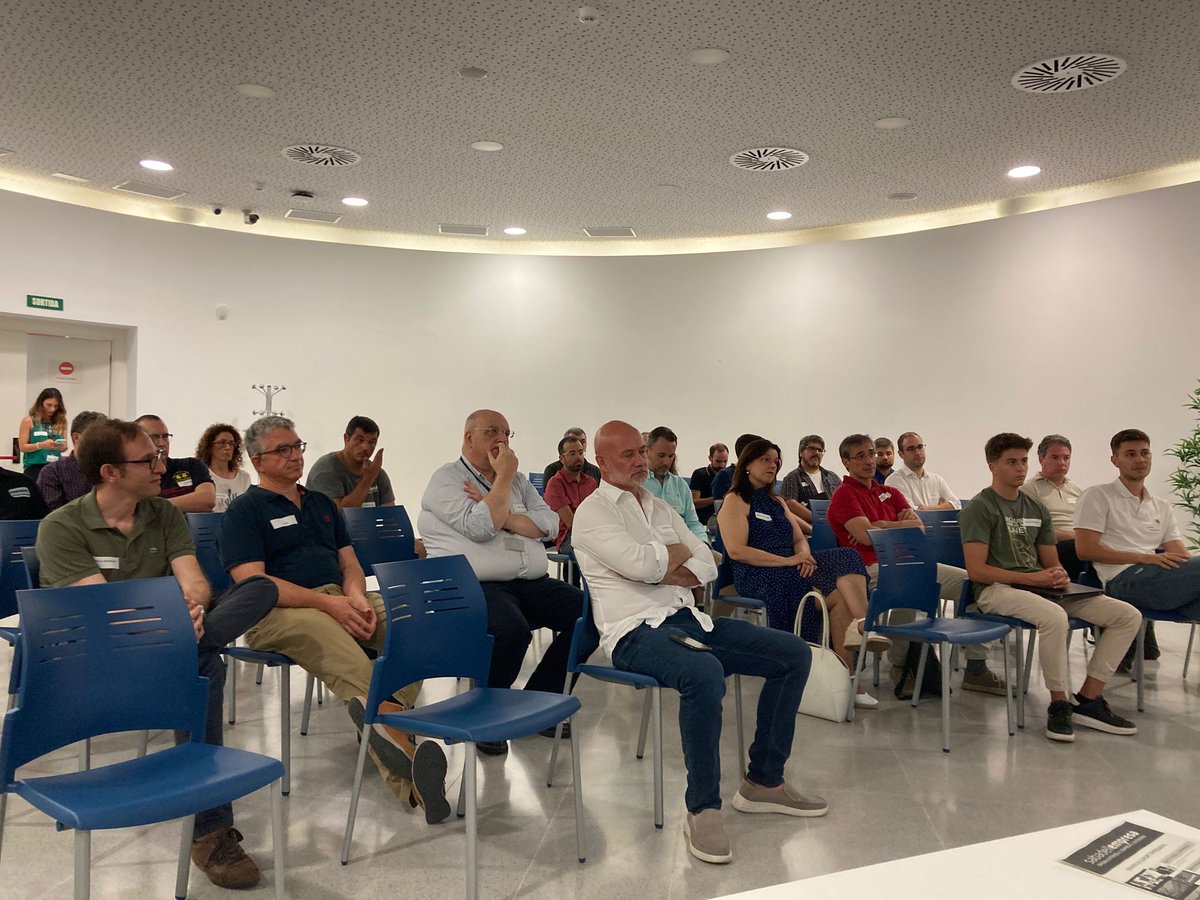 treballempresa's tweet photo. #AraMateix empreses instal·lades als centres d'allotjament empresarial de l'@Aj_Sabadell participen en l'acte d'intercanvi d'experiències al Centre d'Empreses Industrials de #CanRoqueta amb l'objectiu que es coneguin i que s'estableixin sinergies i col·laboracions entre elles https://t.co/UDBgSVnl3e