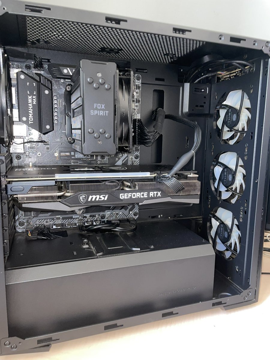 105Swall's tweet image. [URGENT/VITAL🙏🏻] Bonjour bientôt plus de 1 semaine que j’ai mit mon ordinateur en vente malheureusement sans trouver acheteur.. je suis dans une situation très critique, je n’arrive plus à manger, n’y a payer mes facture (900€)