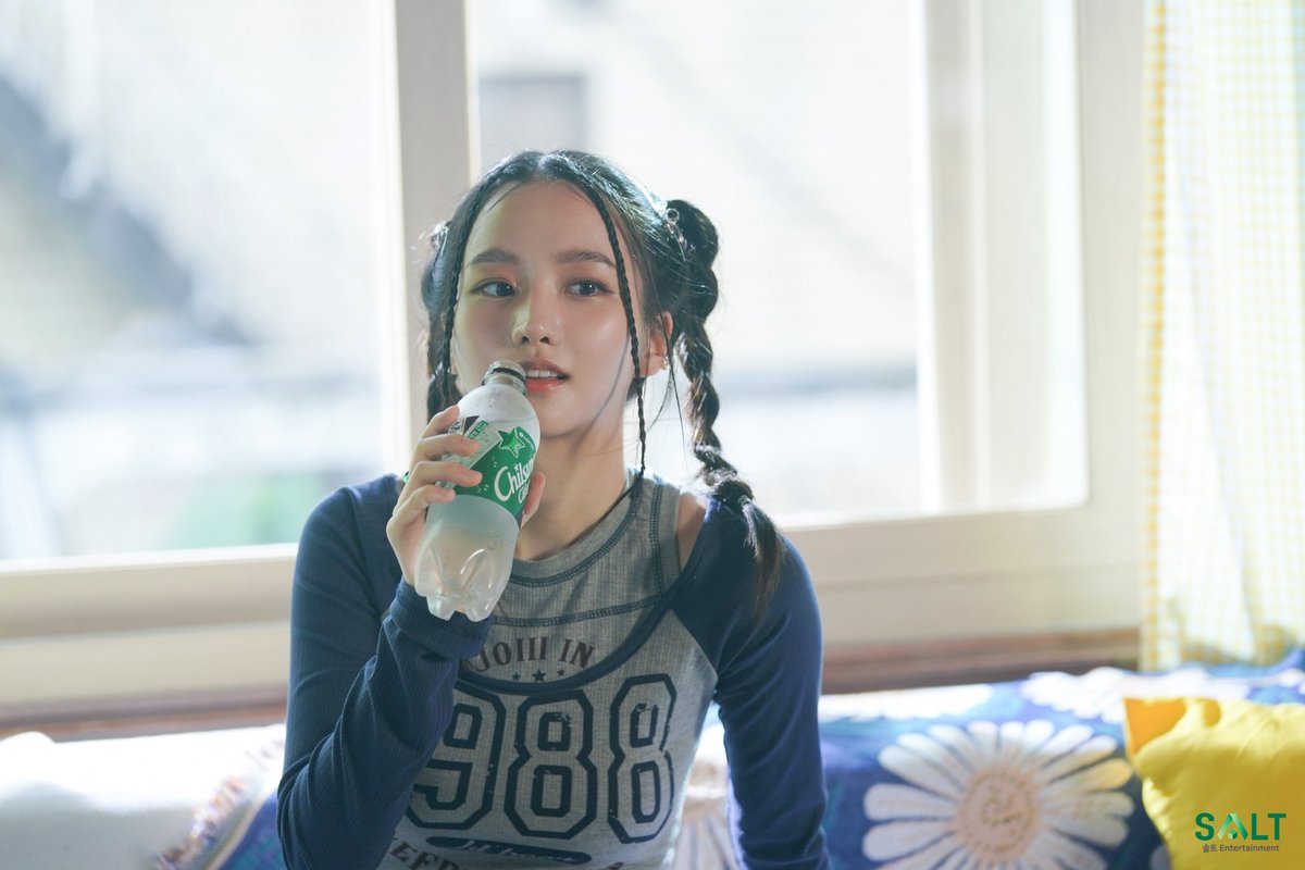 reisunlight's tweet photo. Salt Entertainment update of Park Jungyeon behind the scene from Chil Label's first shortfilm 초록동색 💚

📎 https://t.co/Cl0UWW0nZ0

#박정연 #ParkJungYeon #_park_jungyeon #칠레이블 #ChilLabel #초록동색 #草綠同色 https://t.co/PYvSm2RclX