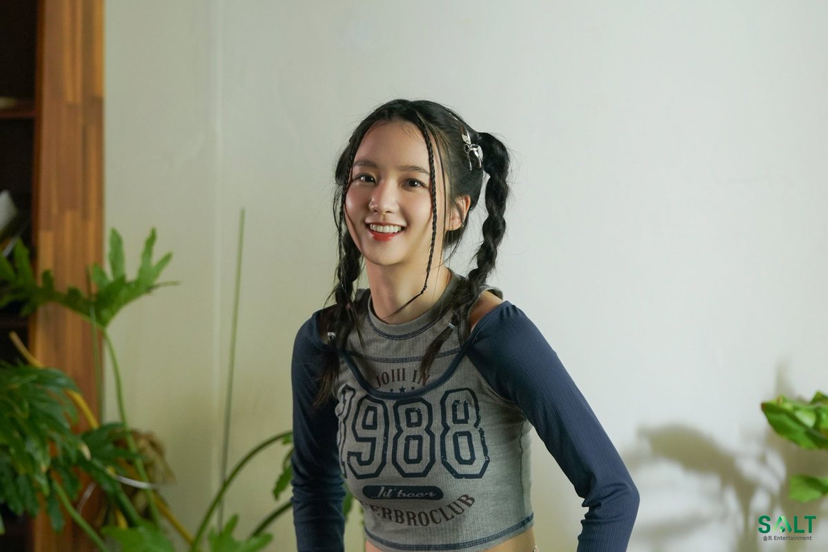 reisunlight's tweet photo. Salt Entertainment update of Park Jungyeon behind the scene from Chil Label's first shortfilm 초록동색 💚

📎 https://t.co/Cl0UWW0nZ0

#박정연 #ParkJungYeon #_park_jungyeon #칠레이블 #ChilLabel #초록동색 #草綠同色 https://t.co/PYvSm2RclX