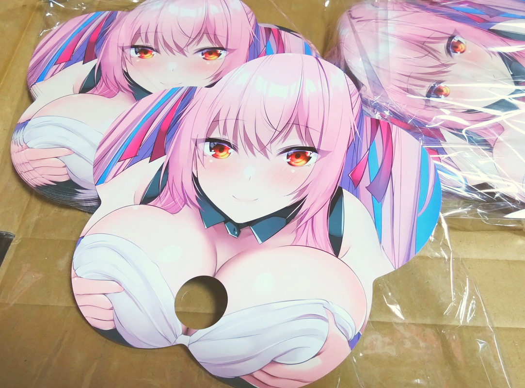 久々にノベルティ作りました!
うちわ!!! 